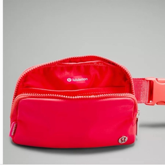 lululemon Everywhere Belt Bag 1L CERI NWT - Picture 6 of 13